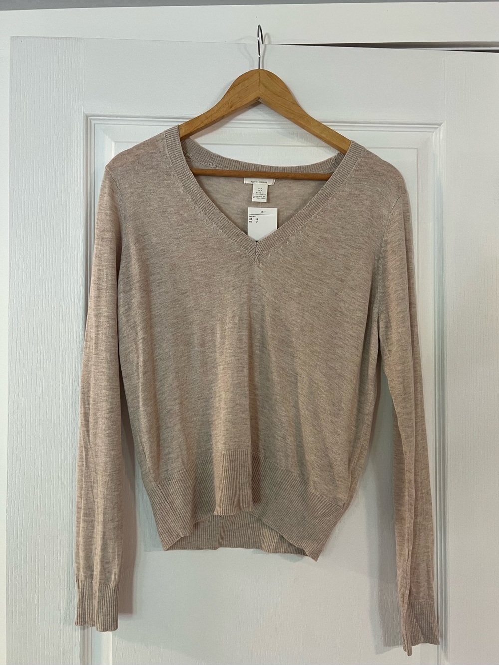 H&M Women's V-Neck Sweater in Light Beige